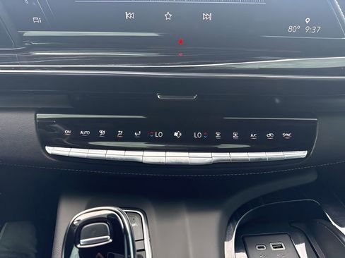 Used 2022 Cadillac Escalade Sport AWD/4WD image 21