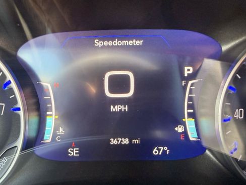 Used 2025 Chrysler Pacifica Select FWD image 24