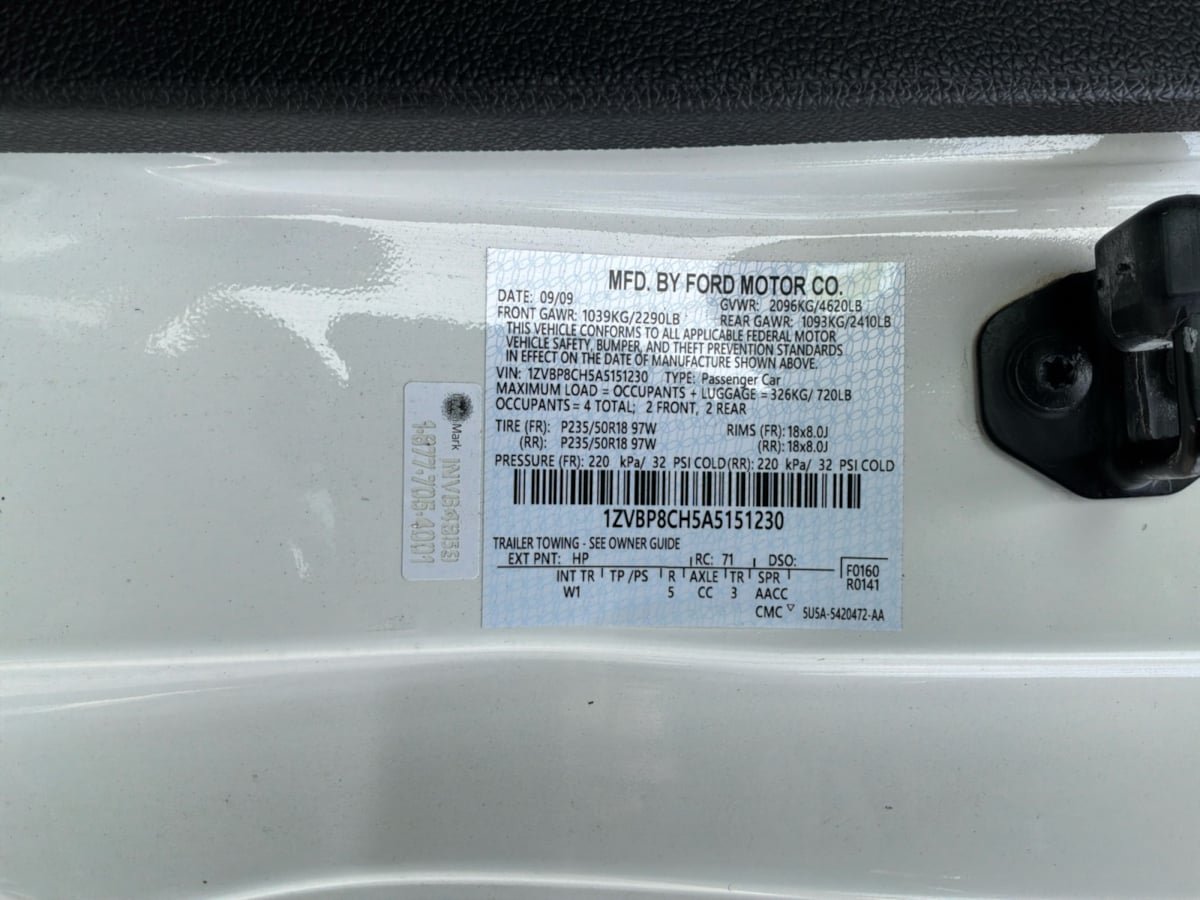 Used 2010 Ford Mustang GT RWD image 22