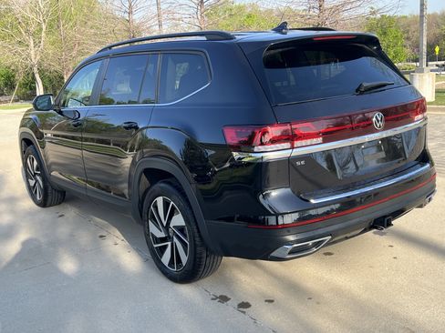Certified 2025 Volkswagen Atlas SE w/ Panoramic Sunroof Package image 8