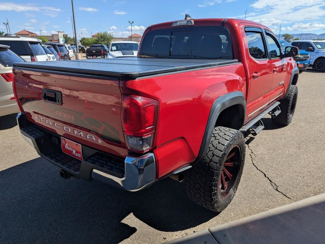 Used 2017 Toyota Tacoma TRD Off-Road w/ Tow Package (A/T) AWD/4WD image 5