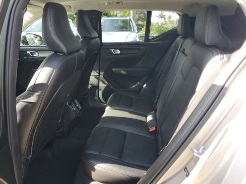 Certified 2023 Volvo XC40 B4 Plus w/ Protection Package FWD image 11