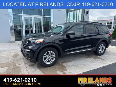 Used 2023 Ford Explorer XLT w/ Equipment Group 202A AWD/4WD image 3