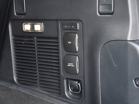 Used 2025 Ford Expedition Active image 23