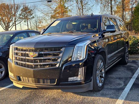 Used 2015 Cadillac Escalade ESV Premium image 3