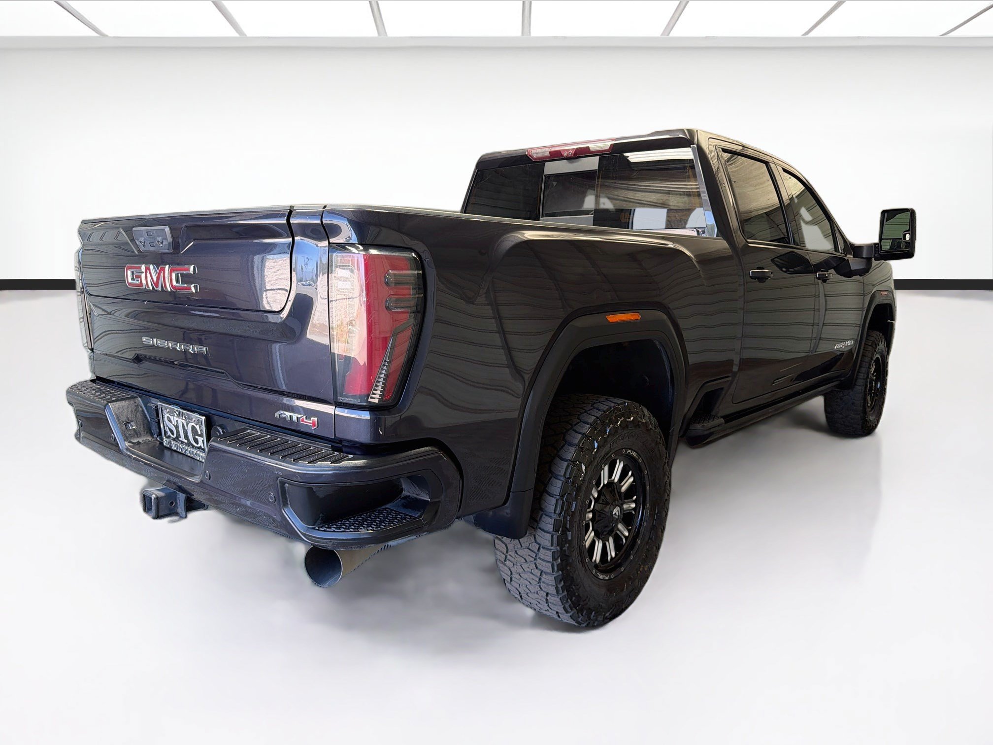 Used 2024 GMC Sierra 2500 AT4 w/ AT4 Premium Plus Package AWD/4WD image 4
