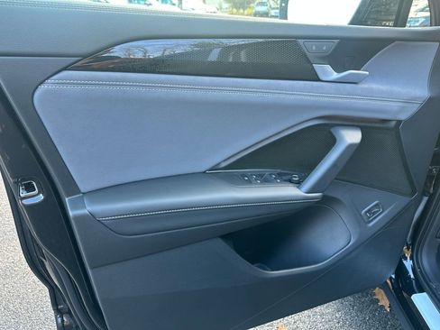 New 2026 Volkswagen Tiguan SE image 5