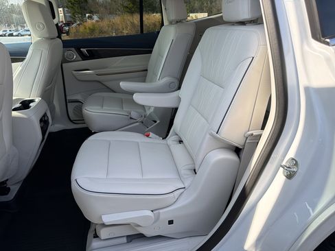 Used 2025 Buick Enclave Avenir w/ Super Cruise Package image 22