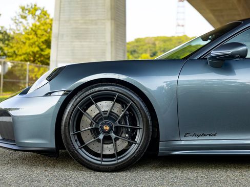 Used 2025 Porsche 911 Carrera GTS RWD image 10