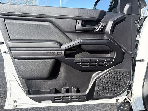 Used 2025 Toyota 4Runner TRD Off-Road Premium image 9