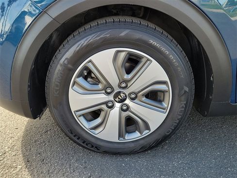 Used 2018 Kia Niro LX image 22