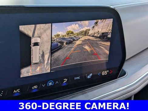 Used 2026 Chevrolet Suburban LT image 24