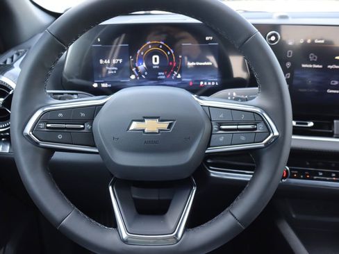 New 2026 Chevrolet Equinox LT w/ Convenience Package II FWD image 7