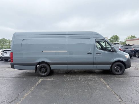 Used 2026 Mercedes-Benz Sprinter 2500 image 5