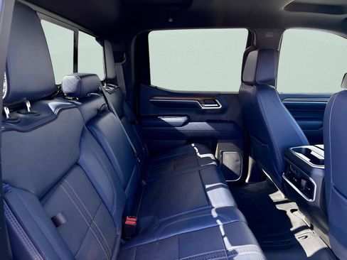 Used 2022 Chevrolet Silverado 1500 High Country image 33