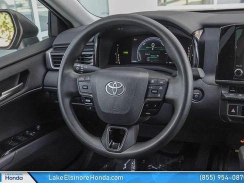 Used 2025 Toyota Camry LE FWD image 22