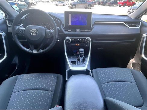Used 2025 Toyota RAV4 XLE AWD/4WD image 21