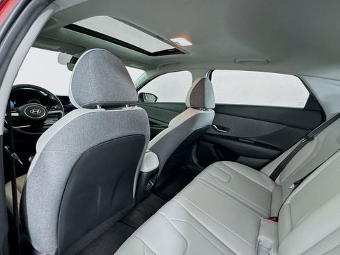 Used 2024 Hyundai Elantra Limited image 19