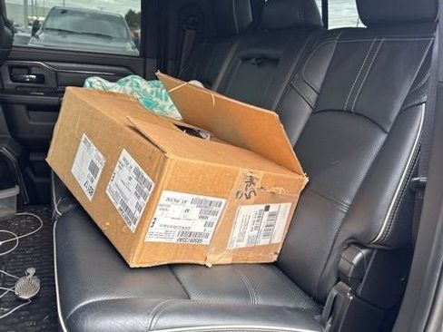 Used 2024 RAM 2500 Limited image 33