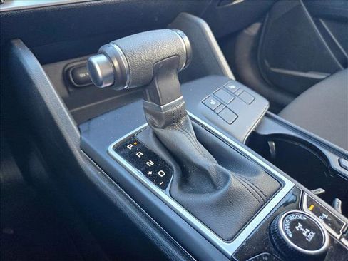 Used 2025 Kia Sportage LX image 16