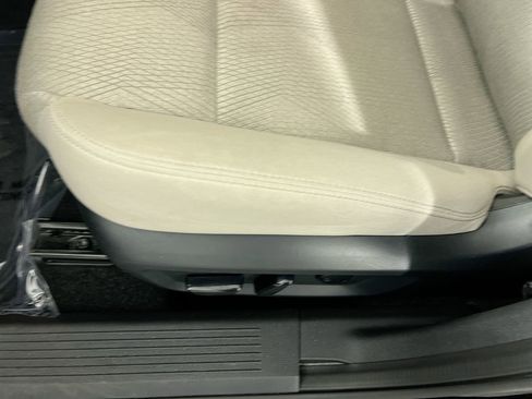 Used 2025 Nissan Rogue SV image 13