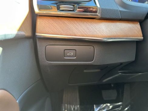 Certified 2024 Volvo XC90 B5 Plus w/ Protection Package Premier image 32