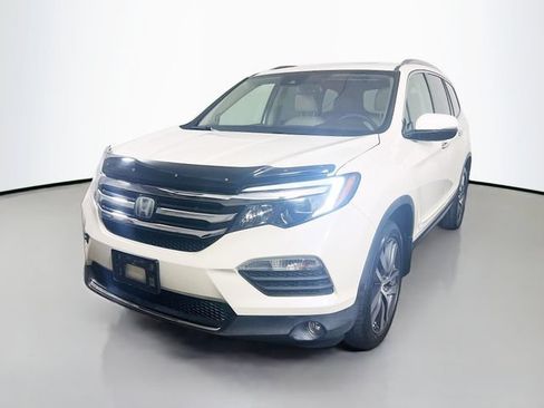 Used 2017 Honda Pilot Touring image 5
