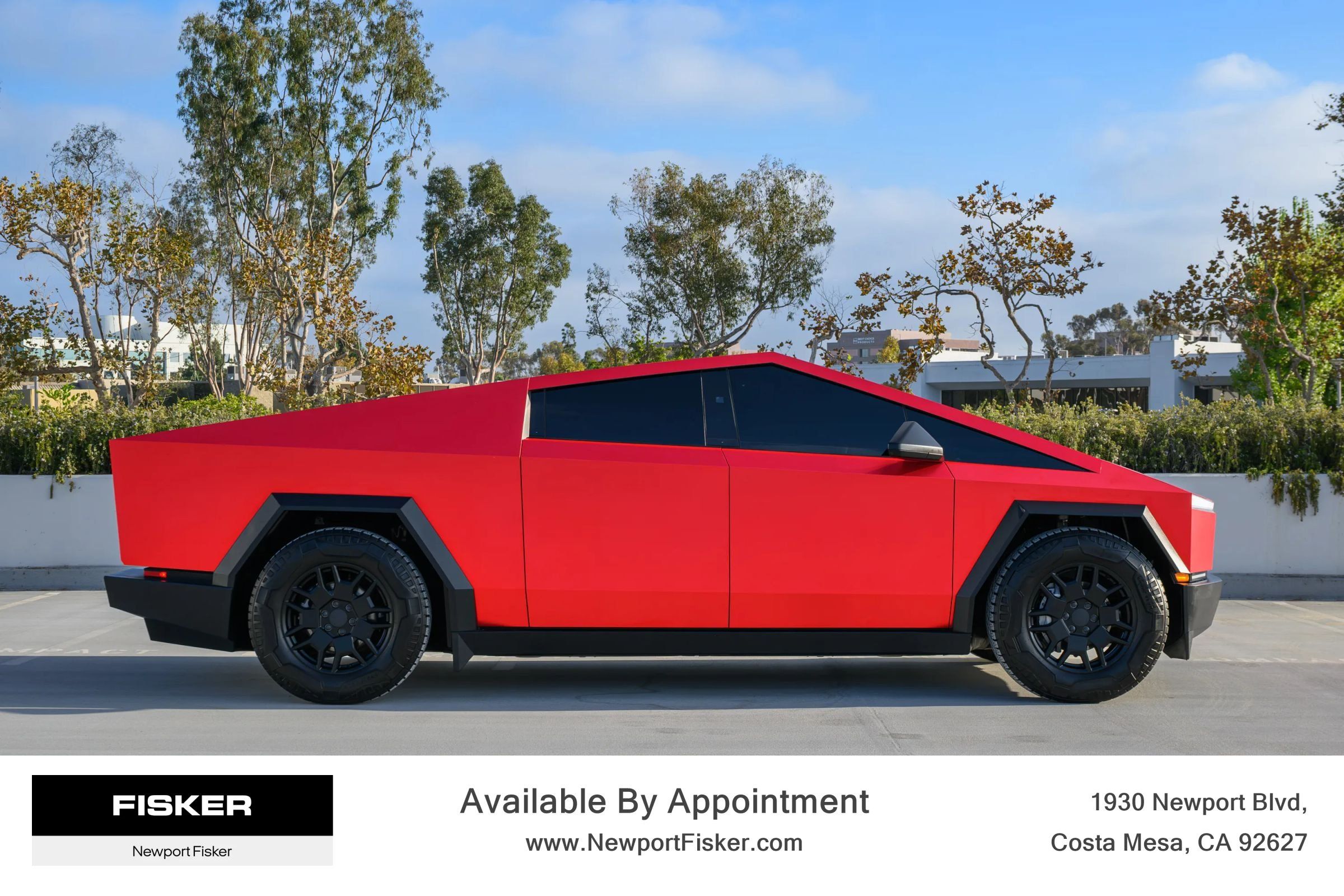 Used 2024 Tesla Cybertruck AWD Crew Cab image 9