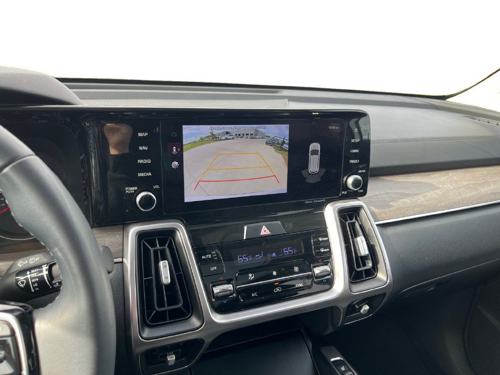Used 2023 Kia Sorento S w/ Panoramic Sunroof Package AWD/4WD image 17