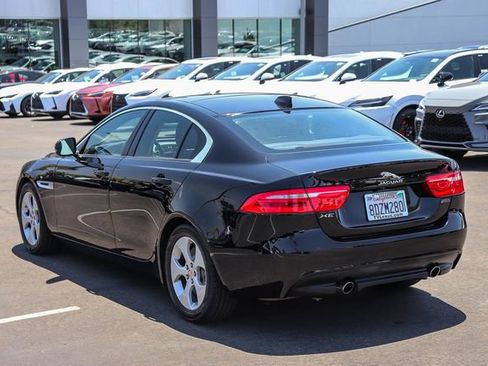 Used 2018 Jaguar XE RWD image 4