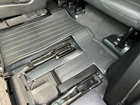 Used 2023 GMC Yukon Denali w/ Denali Reserve Package image 24