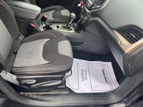 Used 2014 Jeep Cherokee Latitude image 24