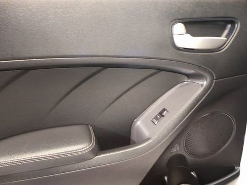 Used 2017 Kia Forte LX image 24