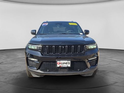Used 2024 Jeep Grand Cherokee Limited w/ Luxury Tech Group II AWD/4WD image 3