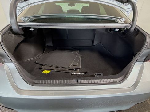 Used 2020 Toyota Avalon XSE image 35