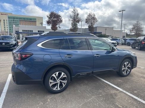 Used 2020 Subaru Outback Touring w/ Popular Package #2 image 4