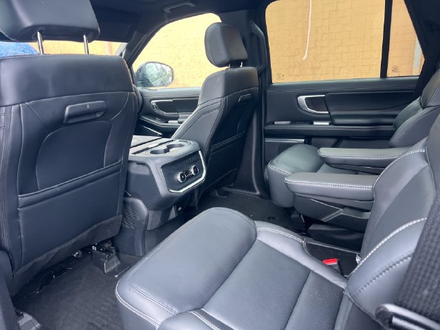 Used 2025 Ford Expedition Platinum w/ Stealth Appearance Package AWD/4WD image 36