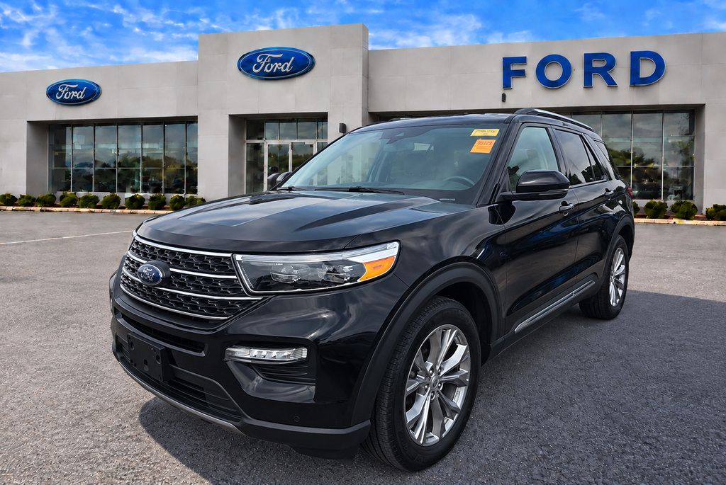 Used 2024 Ford Explorer XLT w/ Equipment Group 202A AWD/4WD image 1