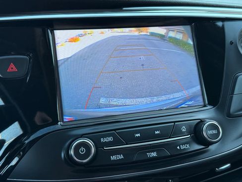 Used 2020 Buick Envision Essence image 22