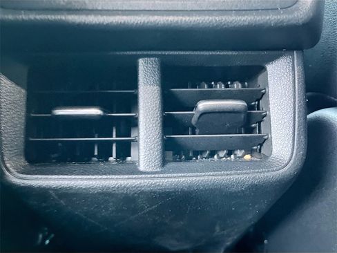 Used 2026 Chevrolet Equinox LT w/ Convenience Package II image 29