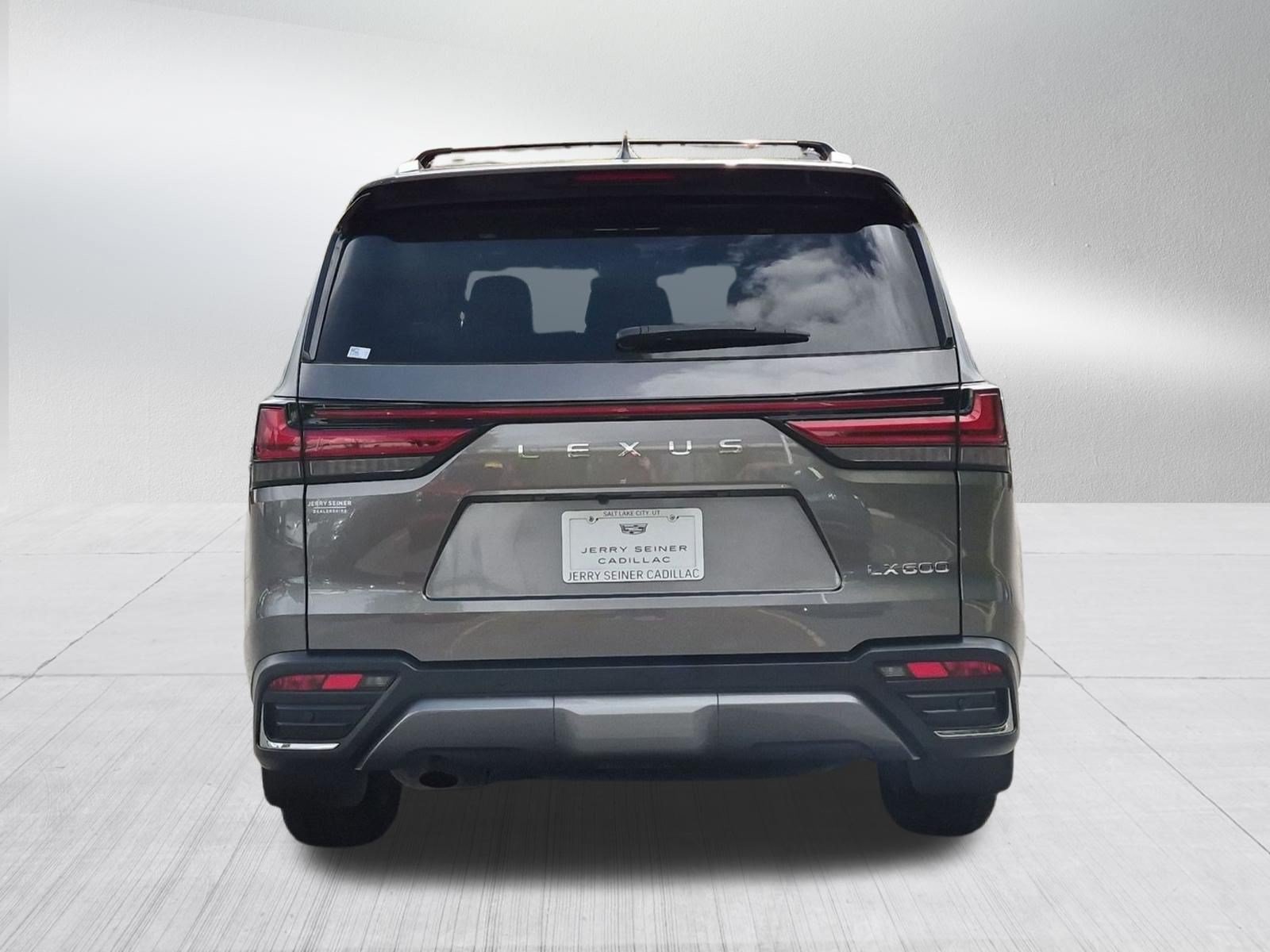Used 2024 Lexus LX 600 4WD w/ Luxury Package image 5