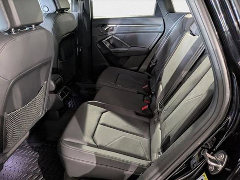 New 2025 Audi Q3 2.0T Premium image 17