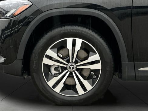 Certified 2025 Mercedes-Benz GLA 250 image 4