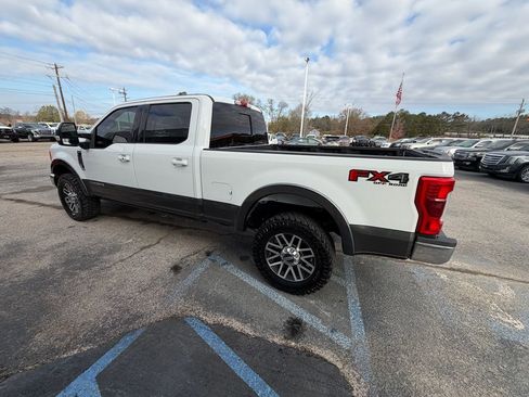 Used 2019 Ford F250 Lariat w/ Lariat Ultimate Package image 5