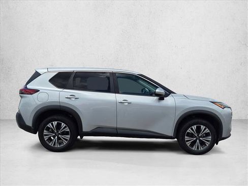 Used 2023 Nissan Rogue SV FWD image 4