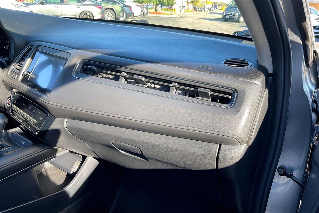 Used 2020 Honda HR-V Touring image 19