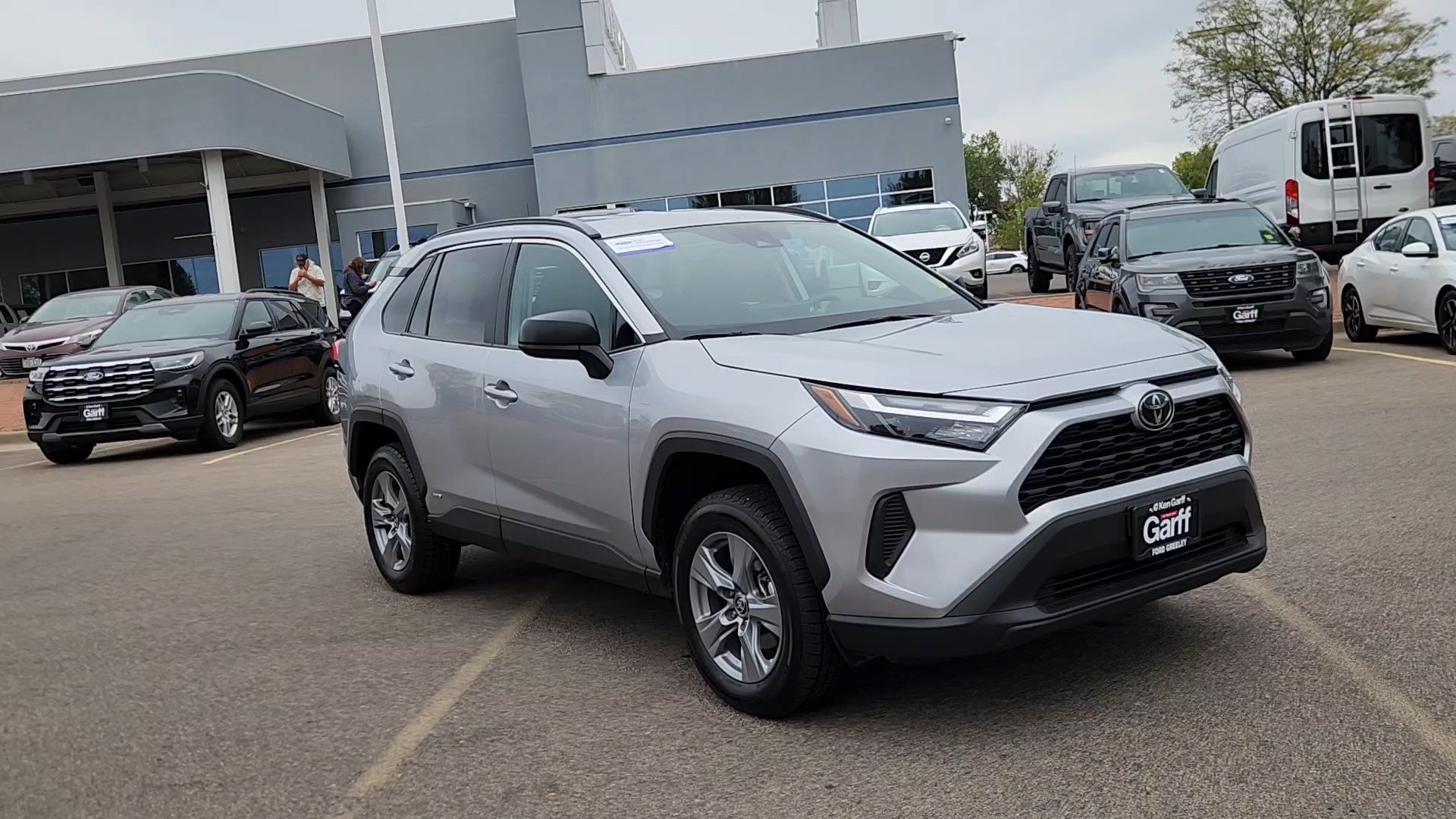 Used 2025 Toyota RAV4 LE AWD/4WD image 7