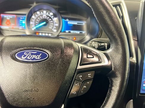 Used 2023 Ford Edge Titanium image 19