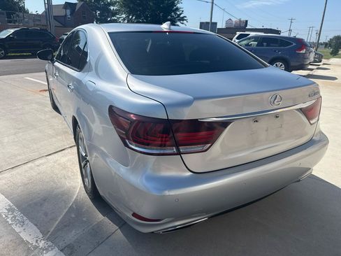 Used 2014 Lexus LS 460 w/ Comfort Package RWD image 14