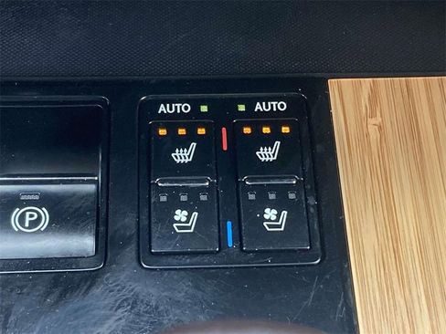 Used 2018 Lexus RX 350L AWD image 16